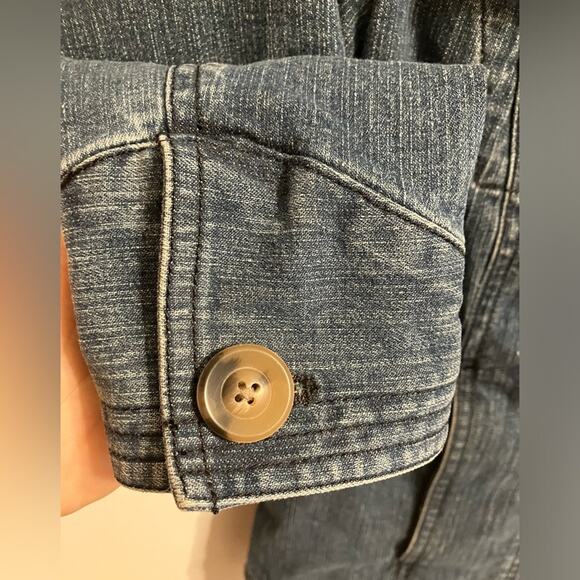 Coldwater Creek Denim Jacket Womens size 6 Classic Spring Minimalist Pockets - Picture 6 of 11